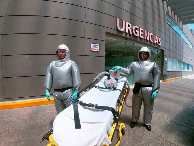 Crean traje inflable para proteger a personal médico del covid