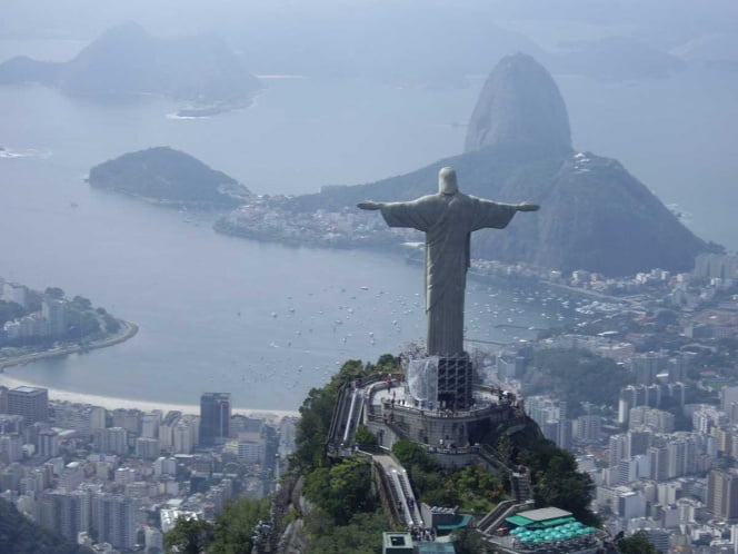 Playas de Brasil se recuperan en medio de la pandemia