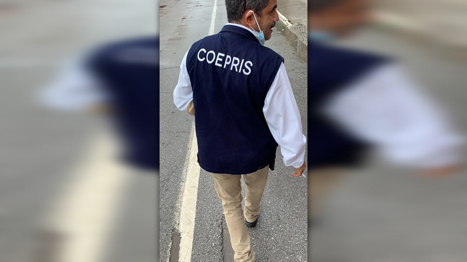 Empleado de COEPRIS en Altamira pasa por filtro sanitario y se niega a que le apliquen gel antibacterial