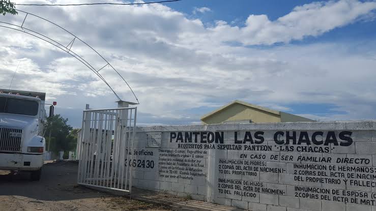Sepultan en un sólo día hasta 25 víctimas de Covid-19 en panteón de Madero