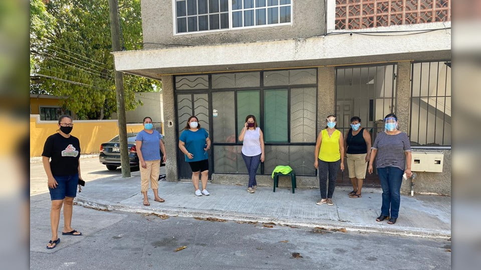 Vecinos de la Guadalupe piden reubicación de la Funeraria López Home por emanaciones de olor y hollín