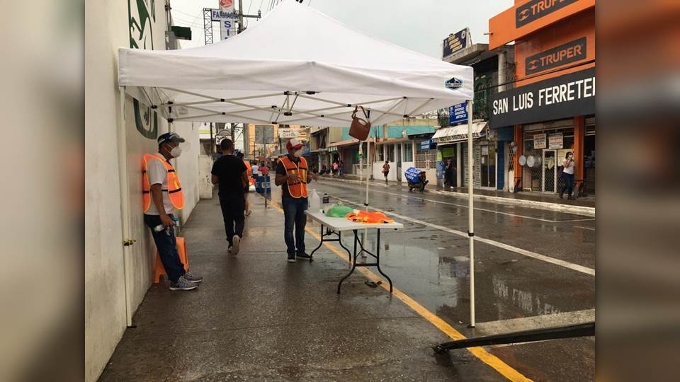 Comerciantes en Altamira no siguen medidas sanitarias, permiten a clientes entrar sin cubrebocas