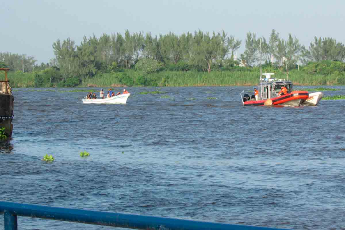 Rescata Semar a 4 pescadores en Veracruz