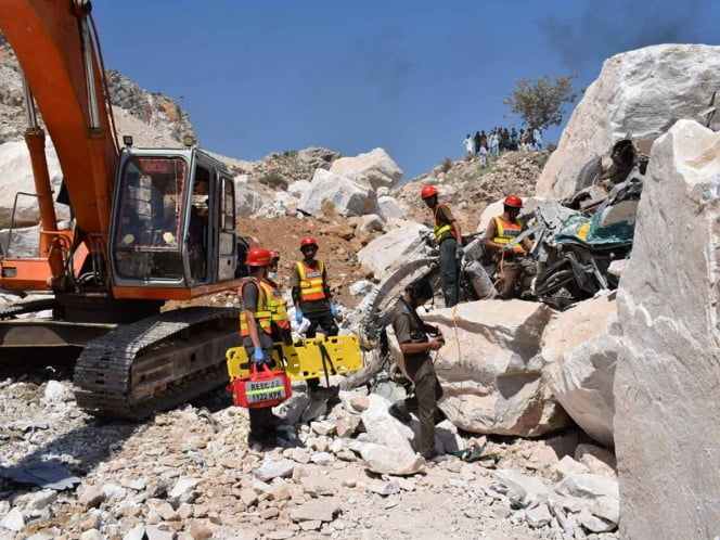 Derrumbe en mina deja al menos 19 muertos en Pakistán