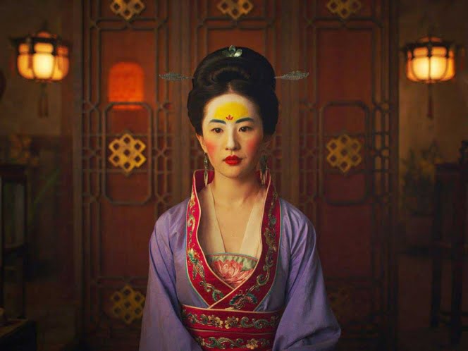 Pekín apoya la película Mulan en medio de la polémica