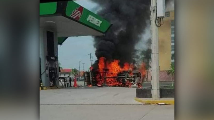 Una persona fallecida y un herido en voladura e incendio de camioneta en Altamira