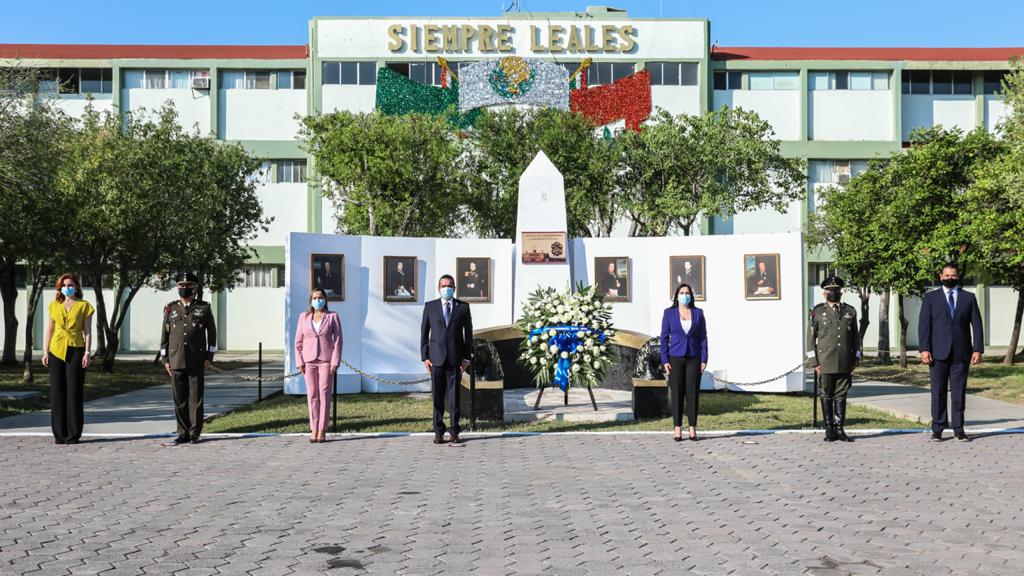 Rinden honores a los Niños Héroes en la Explanada del Cuartel Militar