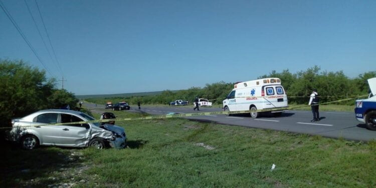 Se detiene a revisar vehículo y muere arrollado en la Victoria-Matamoros