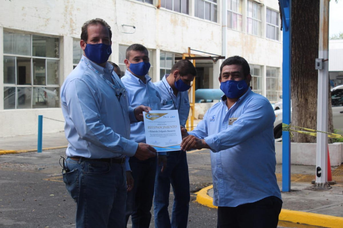 Jubilan a personal de COMAPA con más de 25 años de servicio en Nuevo Laredo