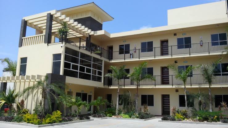 En quiebra sector hotelero de Altamira ; algunos ya quieren tirar el «arpa»