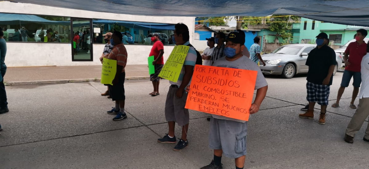 Protestan pescadores de altamar en Tampico; piden subsidio al diésel