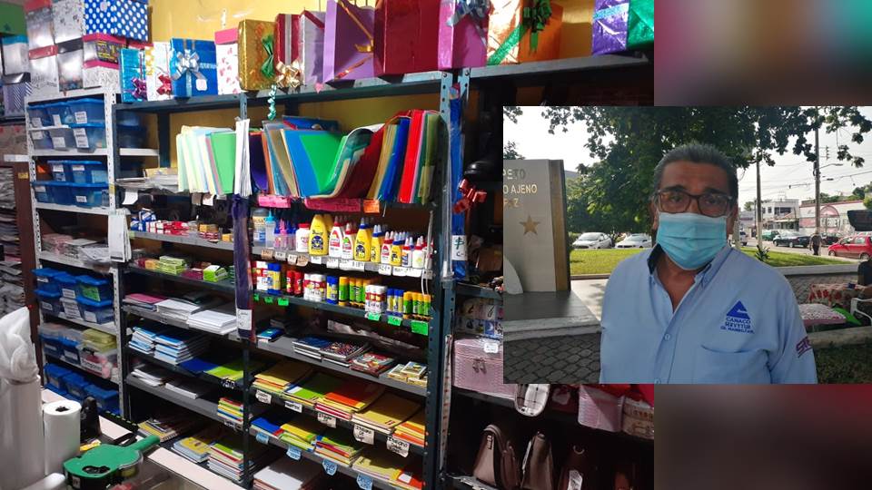 Negocios en Ciudad Madero rematan artículos escolares ante crisis por pandemia