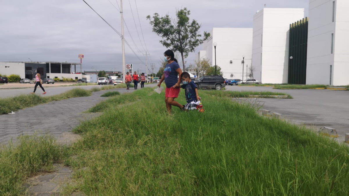 Invade maleza clínica 76 del IMSS en Nuevo Laredo