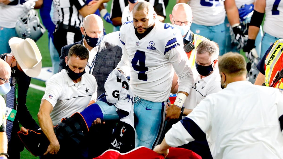 Tras fractura de tobillo Dak Prescott sale bien de intervención, pero se perderá toda la temporada de los Vaqueros