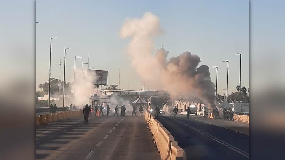 Explosiones en puente 2 alertan a fronterizos en Nuevo Laredo