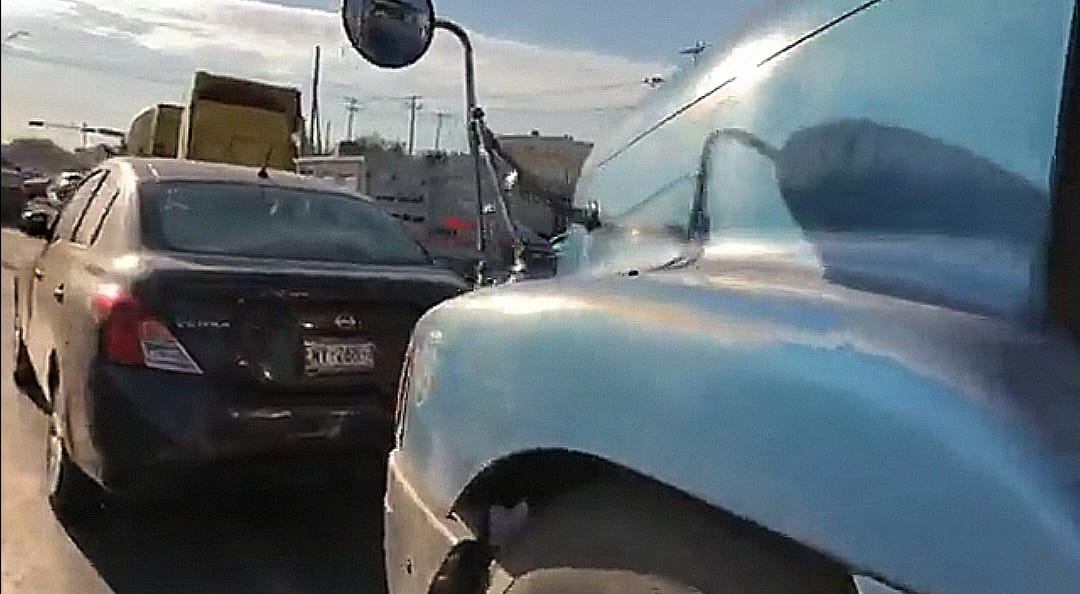 Choque por alcance en la Carretera Aeropuerto de Nuevo Laredo