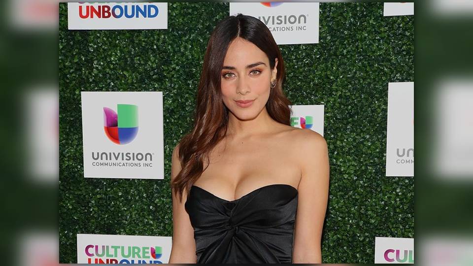 Esmeralda Pimentel presenta en streaming ‘Los vuelos solitarios’