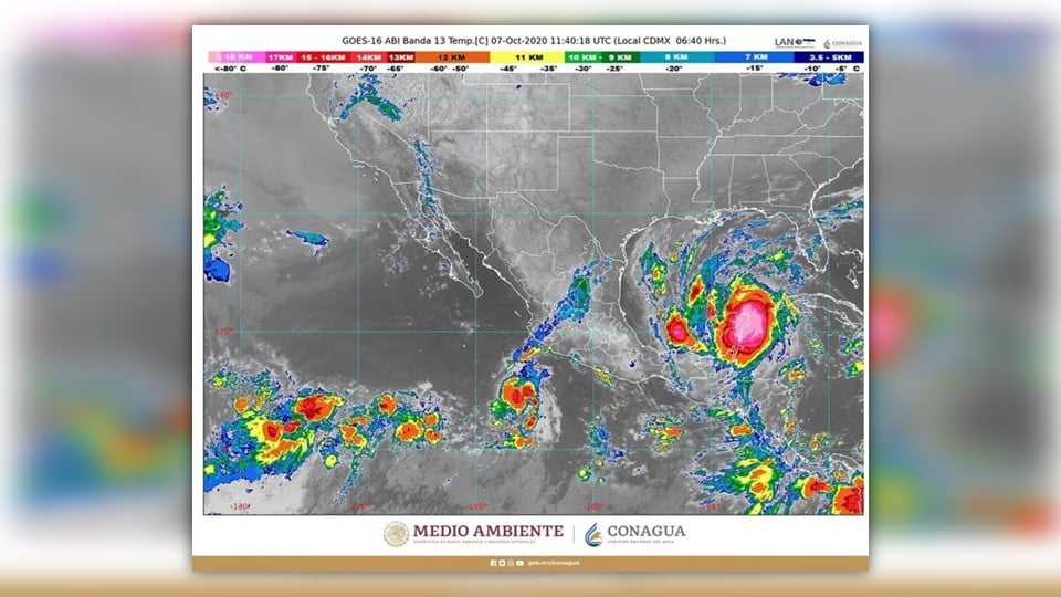 El huracán Delta toca tierra en la península de Yucatán, México