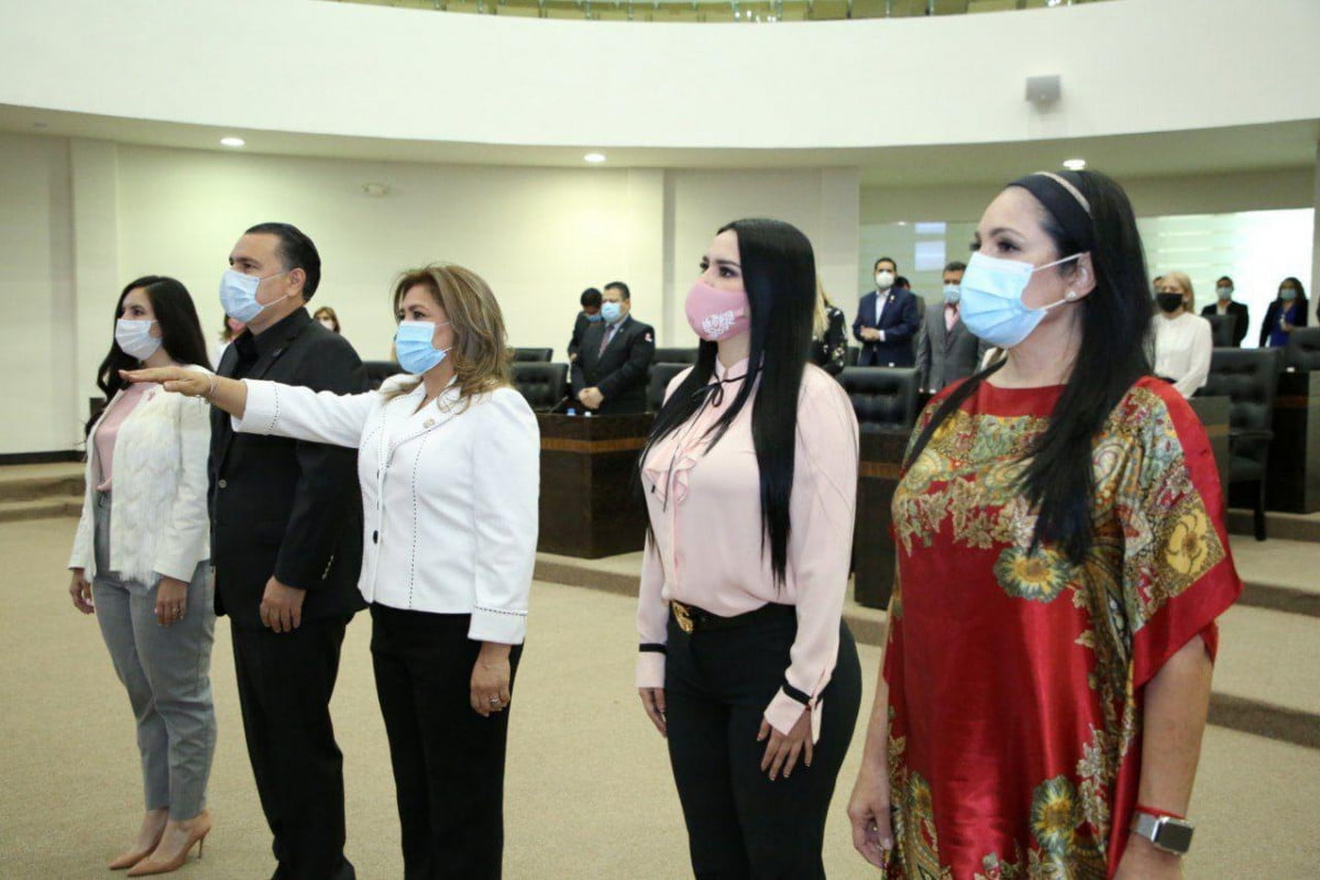Toman protesta a la nueva Diputada Eulalia Judith Martínez de León, suplente de Pilar Gómez