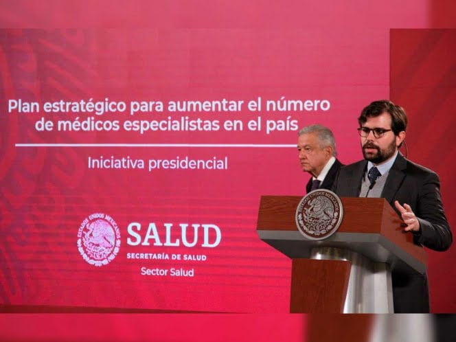 Va López Obrador contra déficit de médicos-especialistas