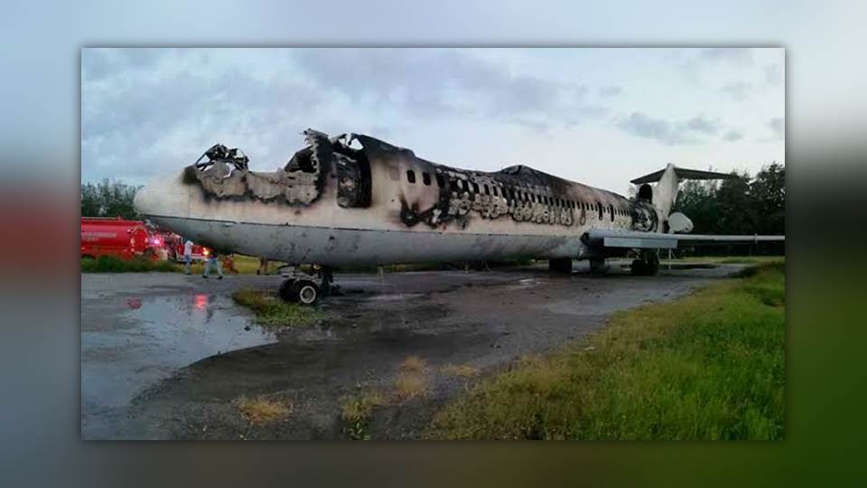 Buscarán subastar el avión del parque Metropolix en Tampico