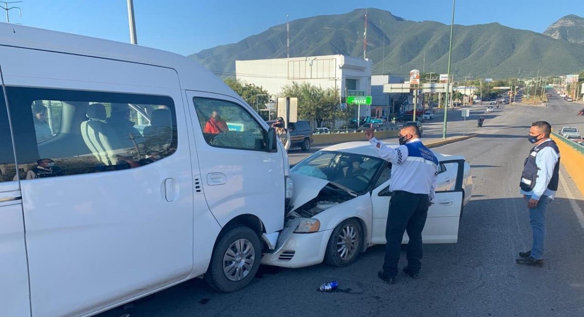 Ebrio conductor se mete en sentido contrario en “la joroba” y choca de frente con Urban