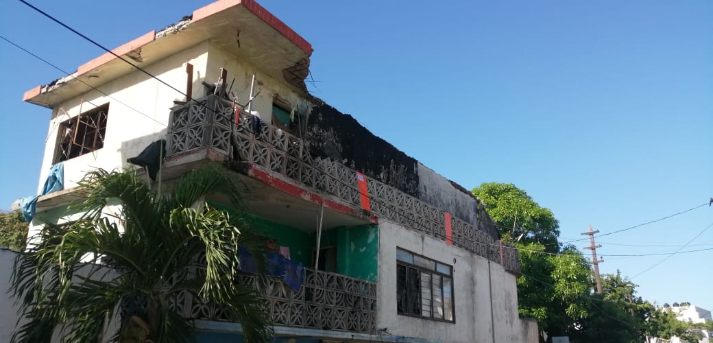 Tras desplome de losa, ordena Protección Civil Tampico derrumbe de todo el inmueble