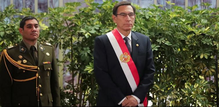 Congreso de Perú destituye al presidente Martín Vizcarra por «incapacidad moral»