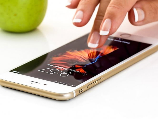 Apple lanza cargador inalámbrico para cargar iPhone y Apple Watch