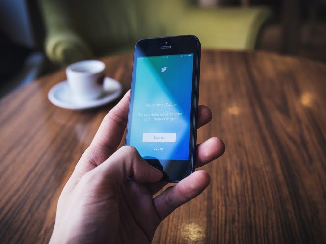 Twitter inicia pruebas de Spaces, función de mensajes de voz