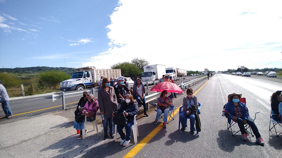 Ejidatarios bloquean en Altamira tramo de la carretera Tampico – Mante