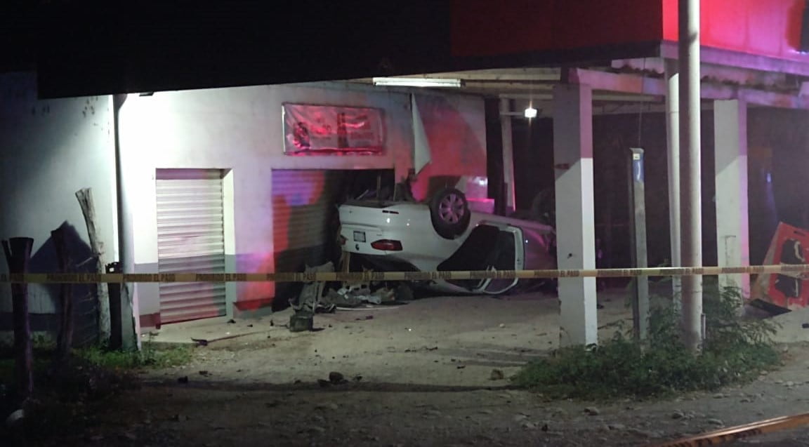 Alegre fiesta termina en tragedia en la carretera Mante-Limón; Muere un policía estatal