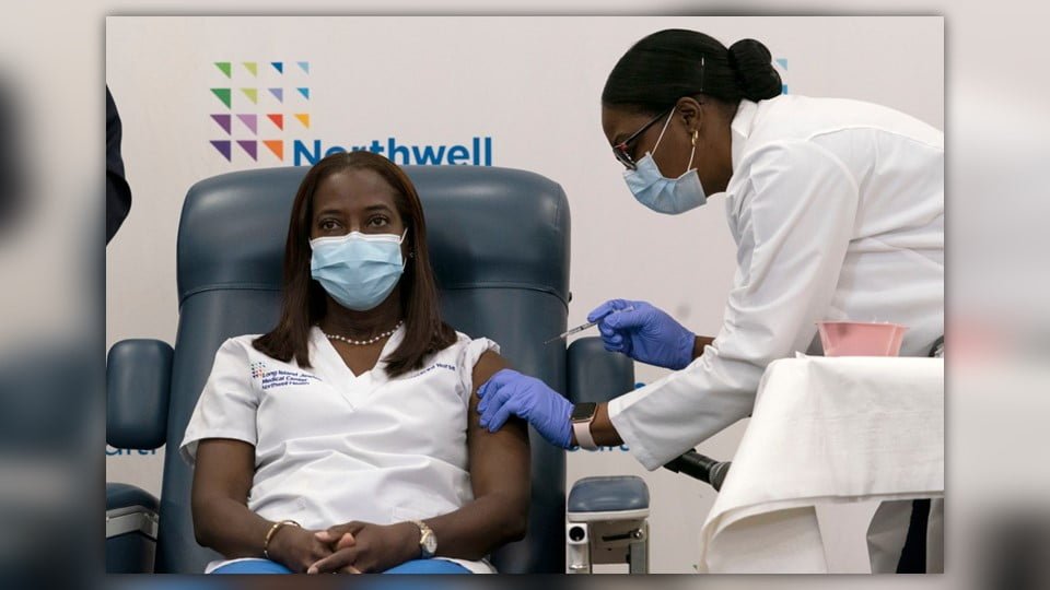 Enfermera de Nueva York, la primera en recibir Vacuna contra el Covid-19 en Estados Unidos