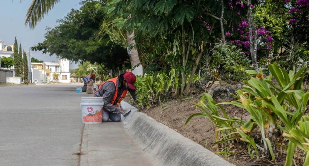 Atiende Gobierno maderense mantenimiento de espacios públicos
