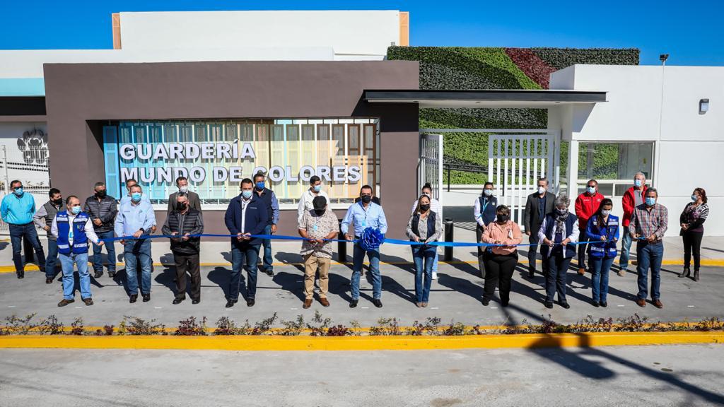 Entrega Enrique Rivas guardería a trabajadores de maquiladoras