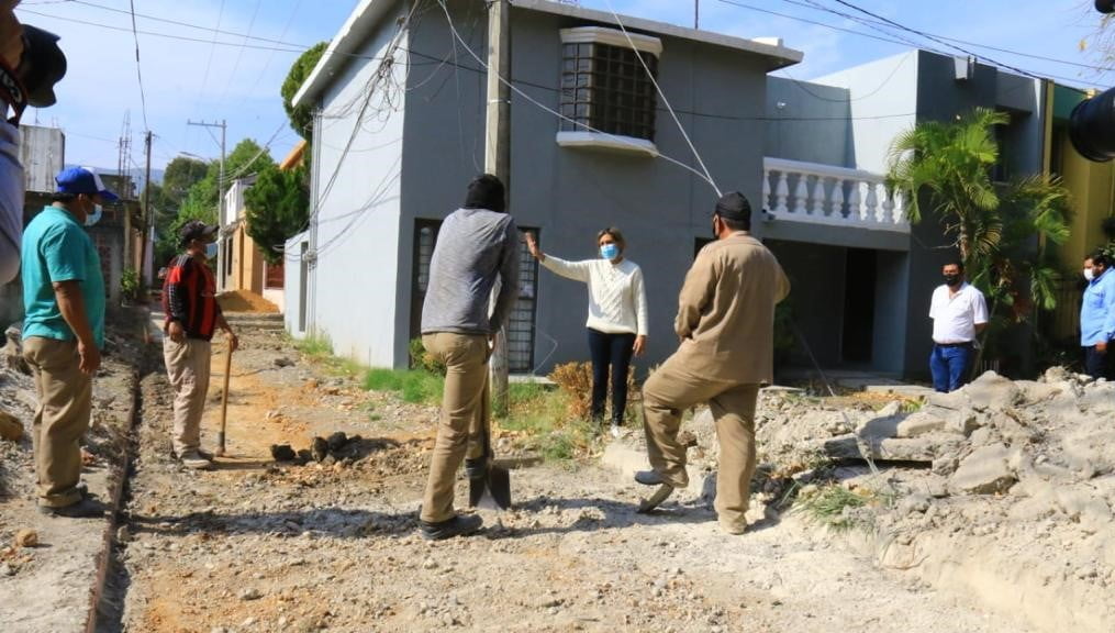 Atiende Pilar Gómez petición de vecinos del FOVISSSTE