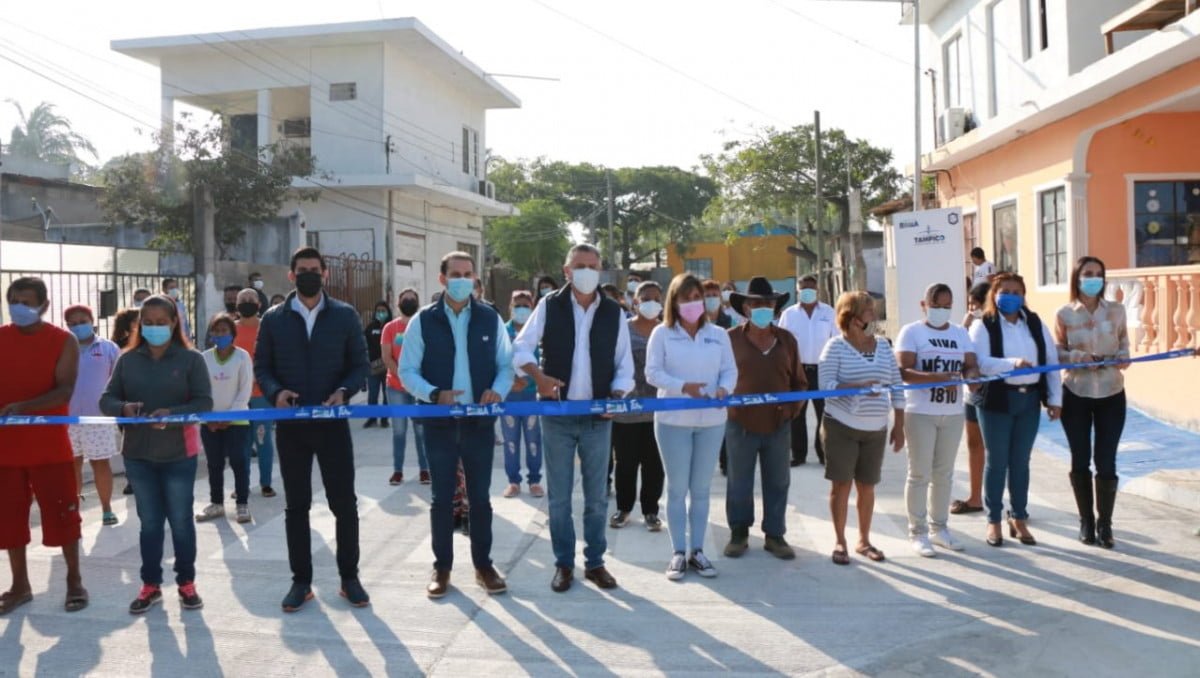 Chucho Nader cumple con más obras de pavimentación en Tampico