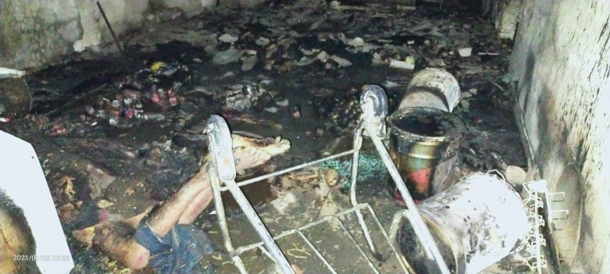 Indigente le prende fuego a basura para entrar en calor y termina calcinado
