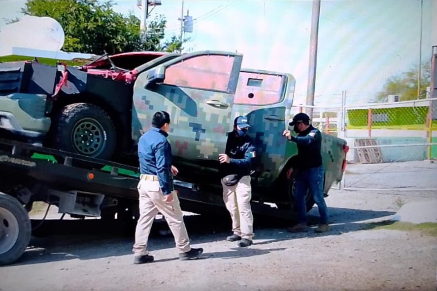 Tras cateo de predio de Díaz Ordaz hallan camioneta militar clonada