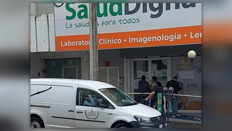 Abuelito muere en baños de clínica en Tampico; iba a realizarse análisis