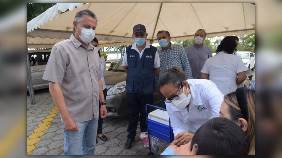 Encabeza Chucho Nader Jornada de Vacunación en la Laguna del Carpintero