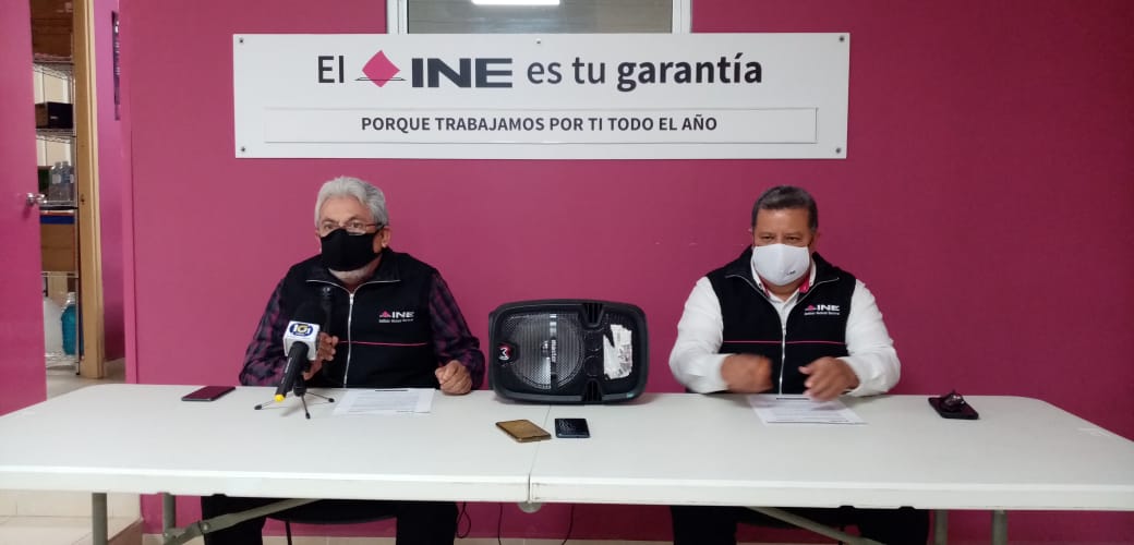 Recibe INE, cinco trámites para cambio de identidad en el séptimo distrito