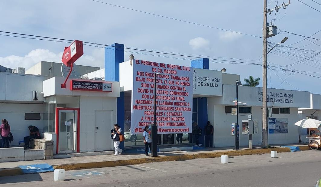 Protestan trabajadores del Hospital Civil de Cd. Madero; exigen ser inmunizados