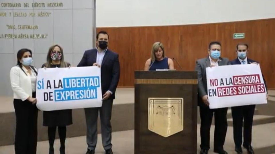 Se manifiestan Diputados del PAN contra ley mordaza que busca silenciar redes sociales