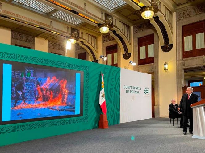 ‘El machismo es violencia, ¿por qué manifestantes ejercen ésta?’ AMLO