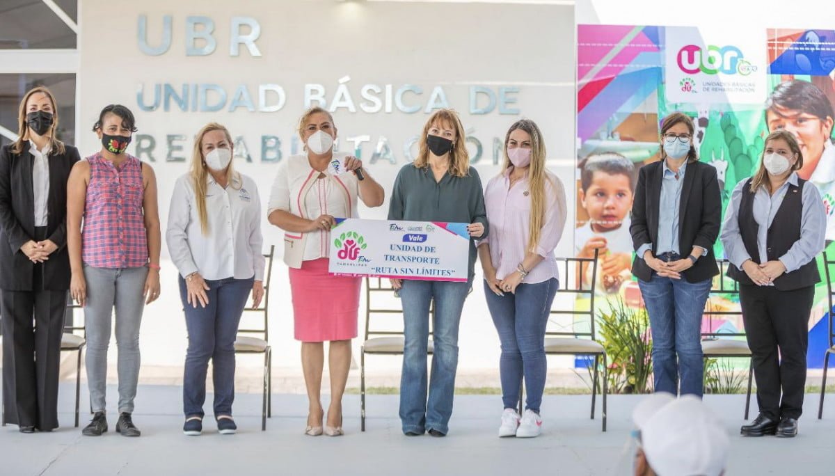 Entrega Mariana Gómez a familias de Altamira Unidad de Rehabilitación y unidad de transporte adaptada