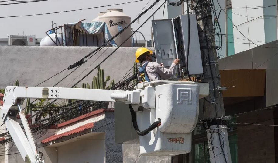 Juez suspende provisionalmente reforma eléctrica de AMLO