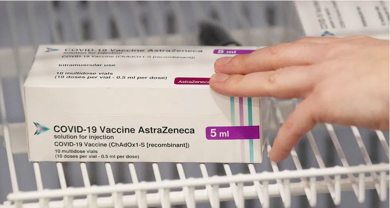Dinamarca suspende vacunación con AstraZeneca por posibles efectos de trombosis