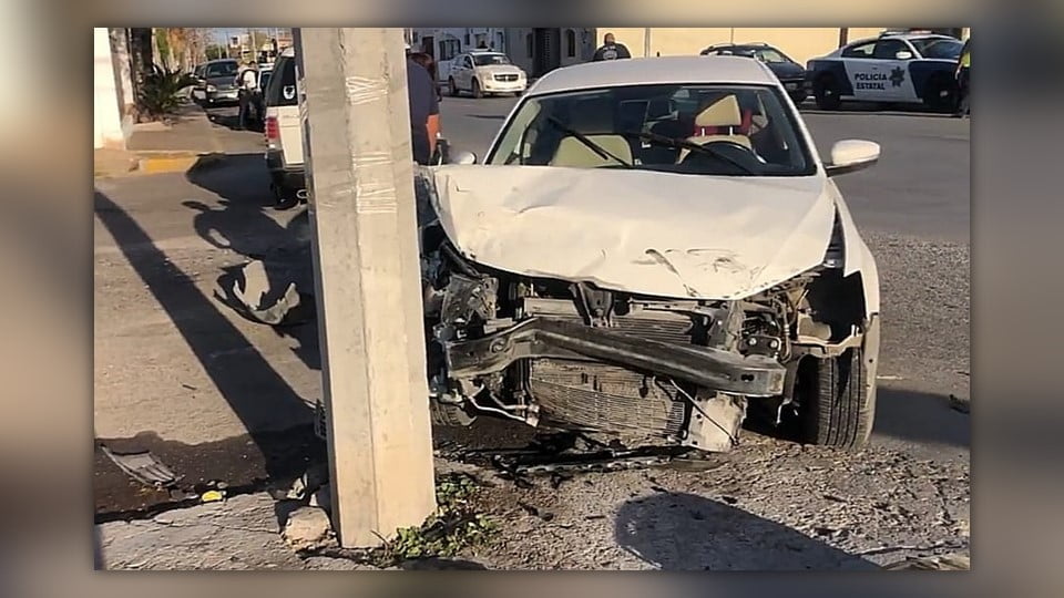 Automovilista se vuela el alto y provoca accidente en Nuevo Laredo