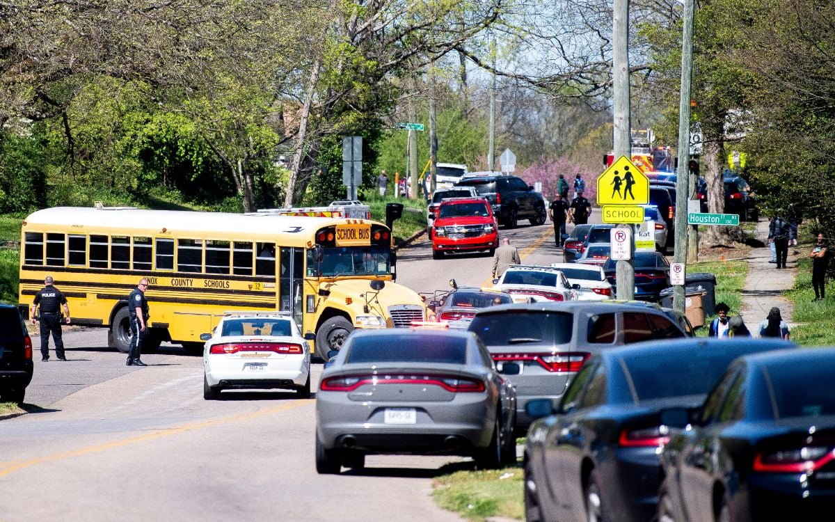 Tiroteo en escuela secundaria en Tennessee deja múltiples víctimas